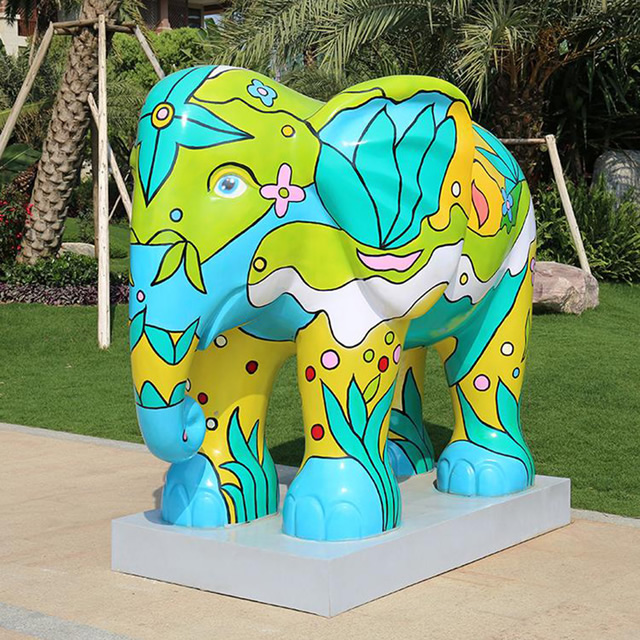 玻璃钢彩绘大象动物雕塑